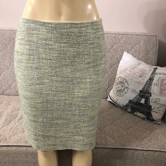 Ann Taylor skirt size 8 Fine  Italian fabric - Picture 1 of 6
